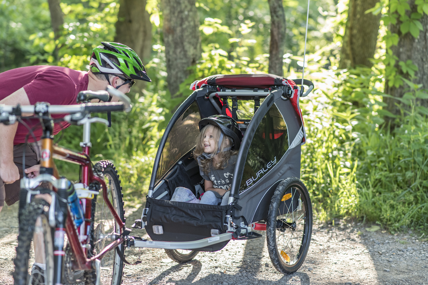 米国の自転車用ベビーカー「バーレー」2017年7月発売。荷物